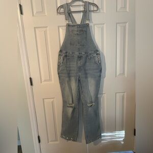 Judy Blue distressed Denim overall jeans. Size 1x. Light Blue Denim